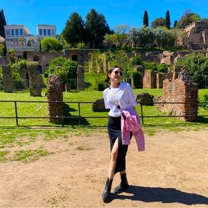 Meet your Posher, Adriana